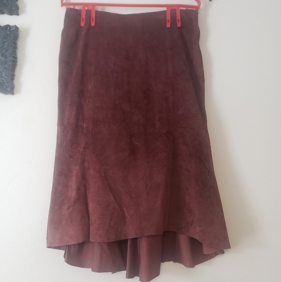 Danier Suede Leather Skirt - Picture 4 of 13